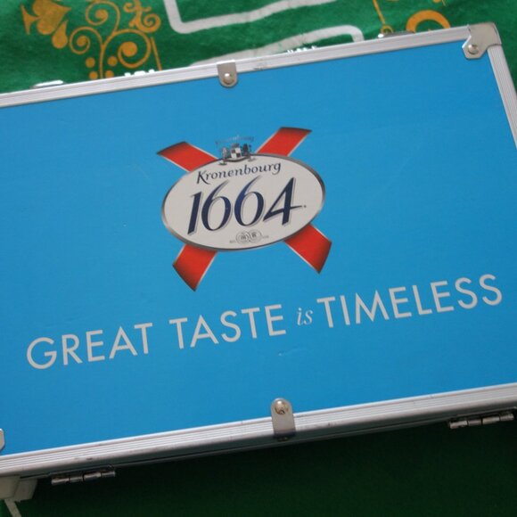 Kronenburg 1664 Metal Poker Briefcase 200 Chip Poker Set with Two Decks of Cards - Picture 11 of 11